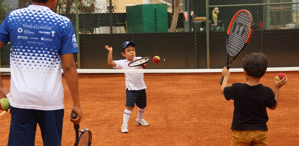 Escuela de Tenis Miguel Olvera, Guayaquil, Ecuador